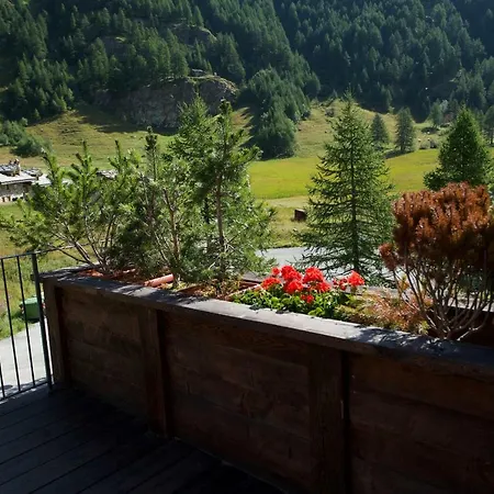 Les Neiges D'antan Hotel